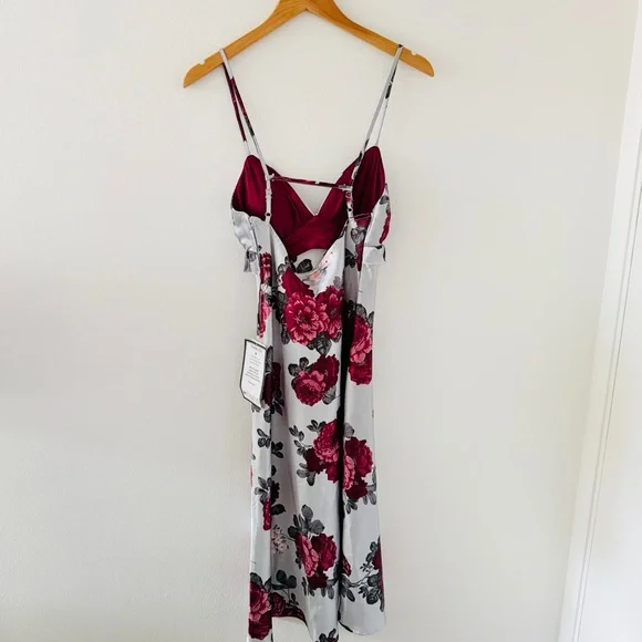 NWT Pear Culture x Macy’s Gray Silver Satin Floral Gown - Picture 5 of 8